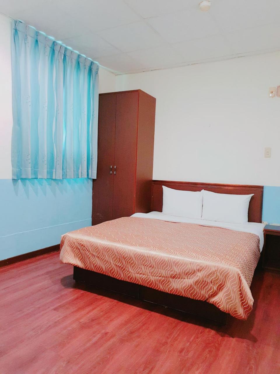 Blue Ocean Hotel Каосюн Екстериор снимка